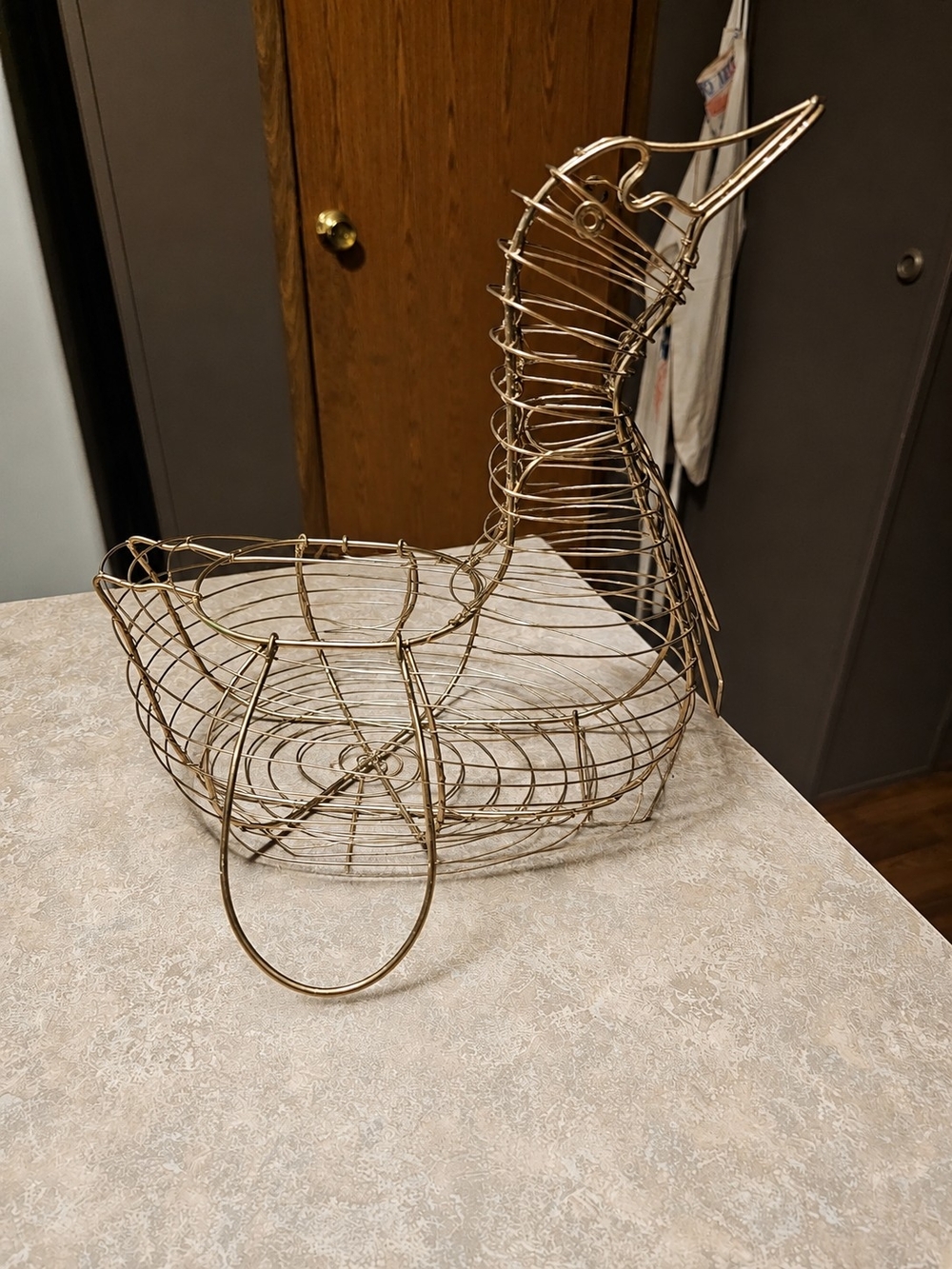 Vintage wire swan basket  🦢✨